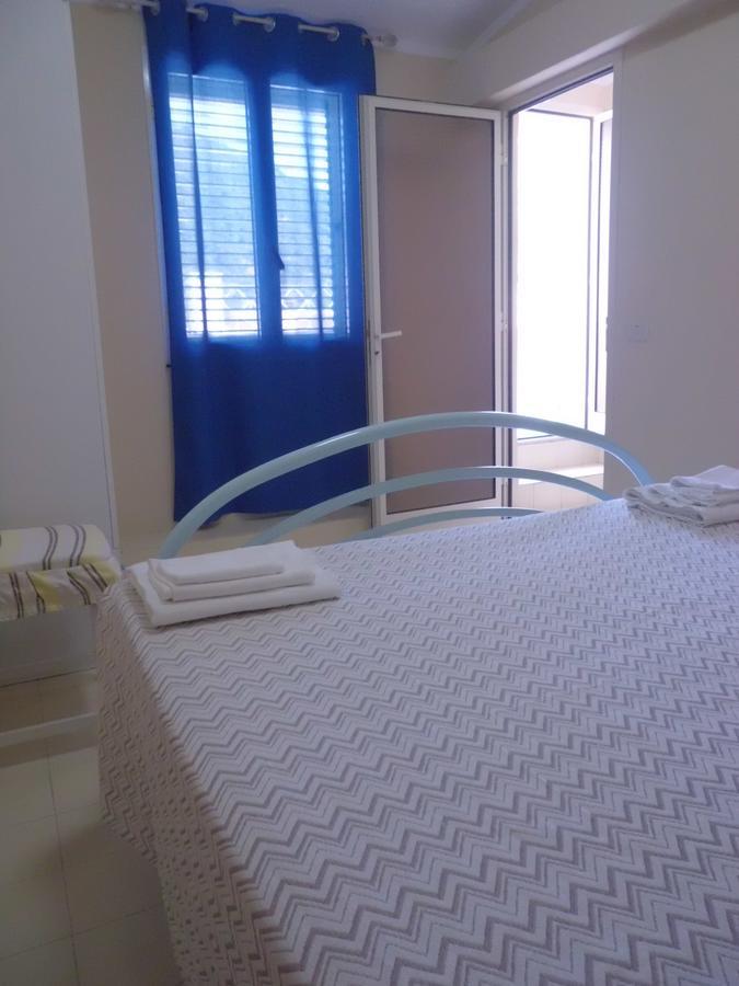 Appartamenti Teulada Di Laura Room photo